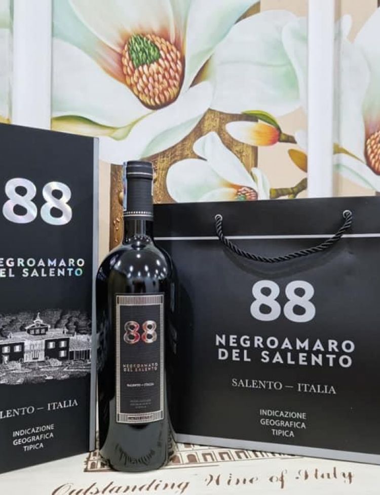 Hộp Quà Rượu Vang Ý 88 Negroamaro Del Salento <5% ABV*